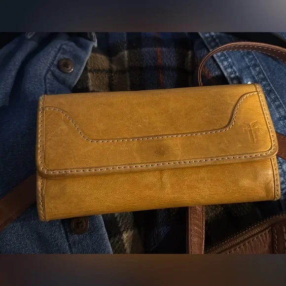 Frye Chic Brown Leather crossbody & wallet - Picture 2 of 2